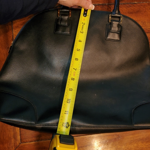 Tory Burch satchel purse. Vintage. Signs of use. - Picture 5 of 10